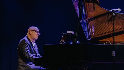 Paul Grabowsky in concert