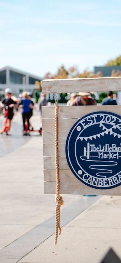 Burley sign lakeside Market sign at the lake