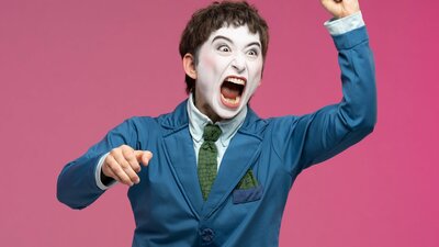 Joylyn Secunda mime artist