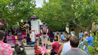 Live Music and audience outdoors
