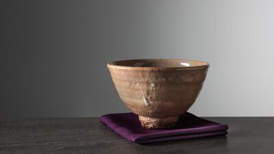 Kagero clay, ash glaze.